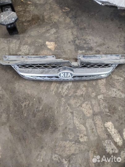Решетка радиатора kia rio 1