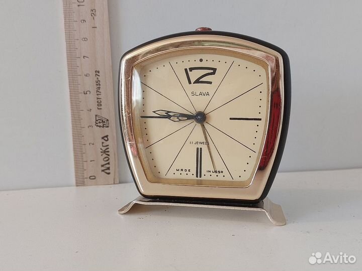Винтажные Часы будильник настольные Слава СССР