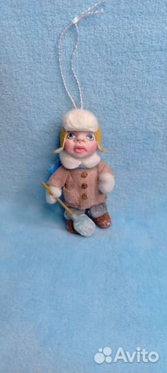 Ватная игрушка. Мальчик с лопаткой