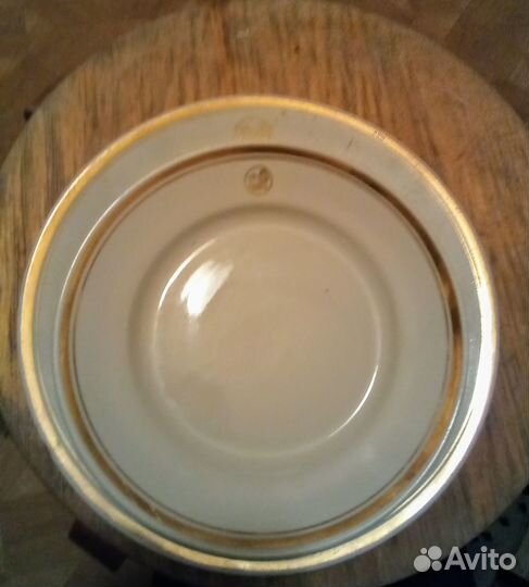 Тарелки белые с золотой каймой, 87-88 годов