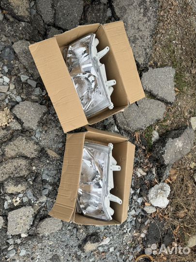 Фары Toyota succeed 02-14