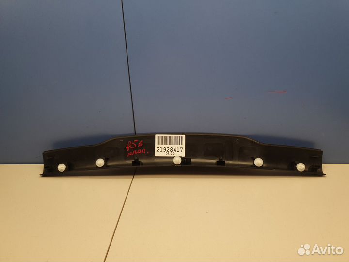 Обшивка двери багажника верхняя Mini F55 2014