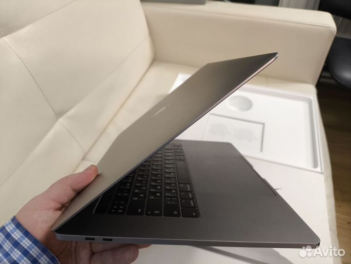 MacBook Pro 15 2017 i7/16/256/Pro 555 АКБ 3 цикла