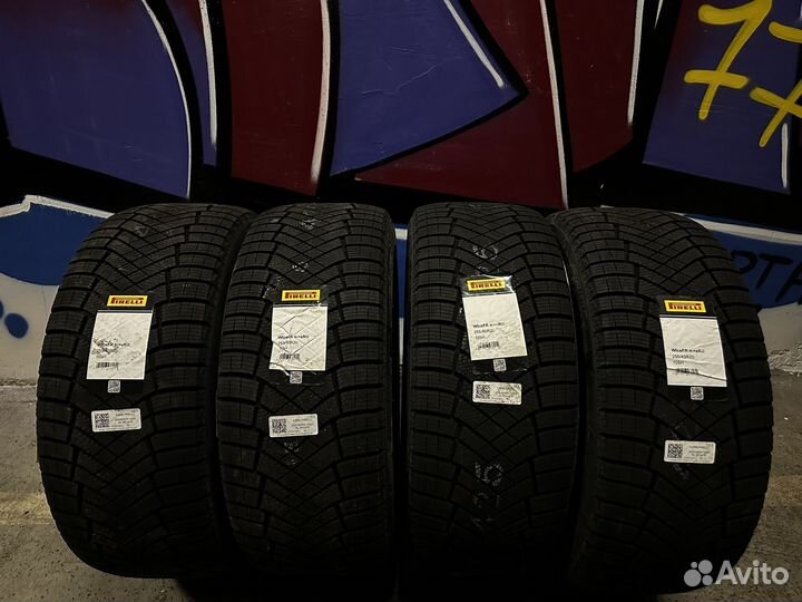 Pirelli Ice Zero FR 255/45 R20 105H