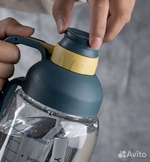 Спортивная бутылка для воды