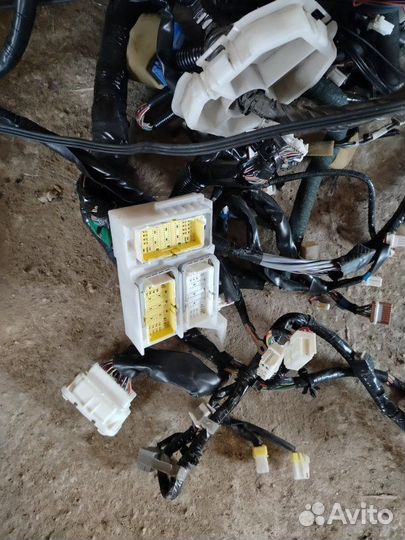 Проводка салона Nissan Fuga 2006