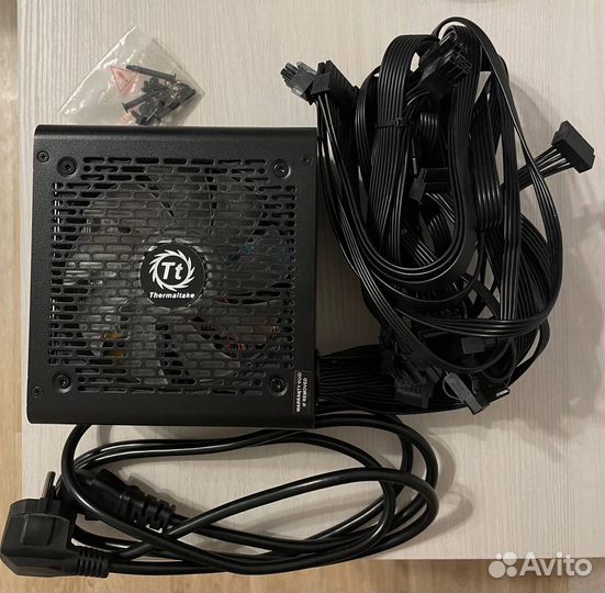 Блок питания Thermaltake 750w