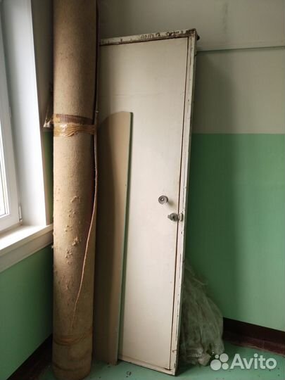 Отдам безоплатно две двери советских времён