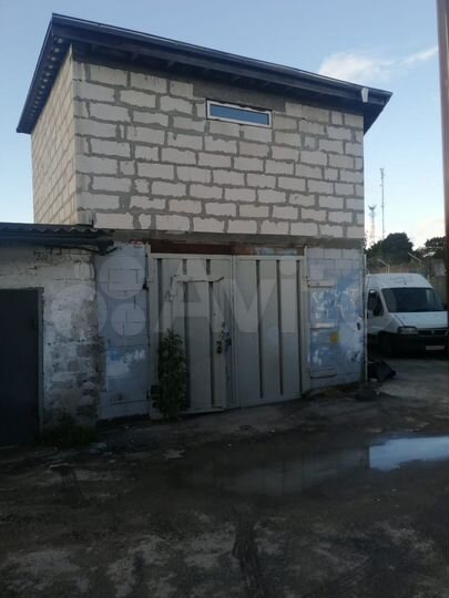 Гараж, > 30 м²