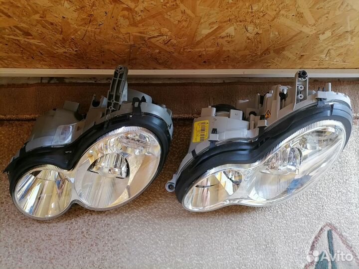 Фара левая Mercedes-Benz C W203 новые ксенон