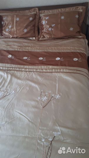 Покрывало на 2х спальную кровать и 2 наволочки