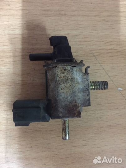 Вакуумный клапан Nissan Primera P10