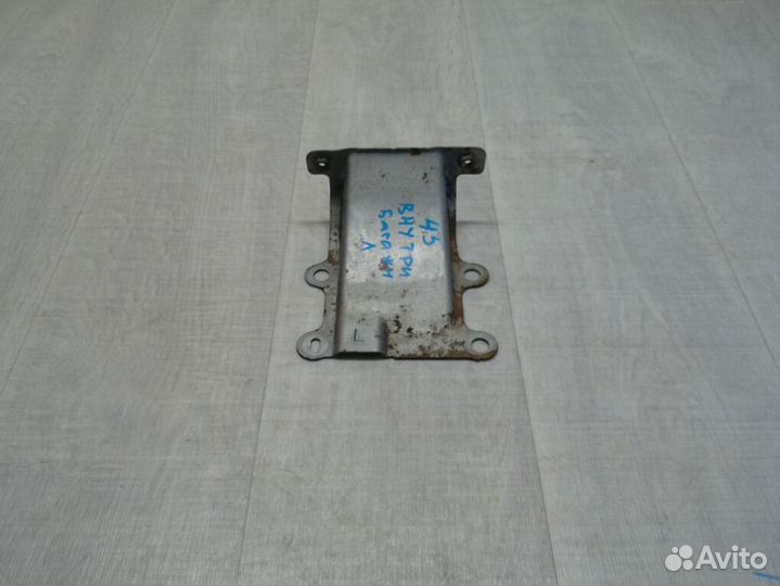 Усилитель пола задний левый Nissan Tiida C11 1.6