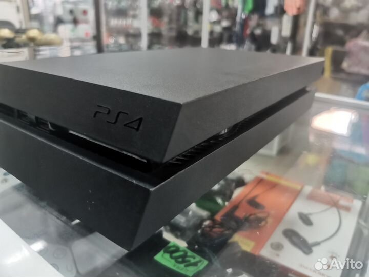 Sony PS4 +2 джойстика