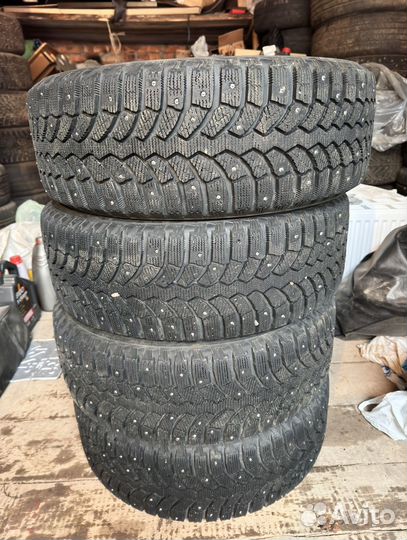 Bridgestone Blizzak Spike-01 205/55 R16 91T
