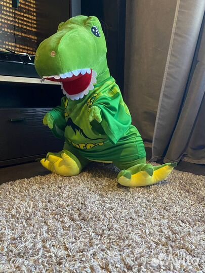 Большая мягкая игрушка динозавр