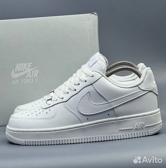 Белые Nike Air Force 1