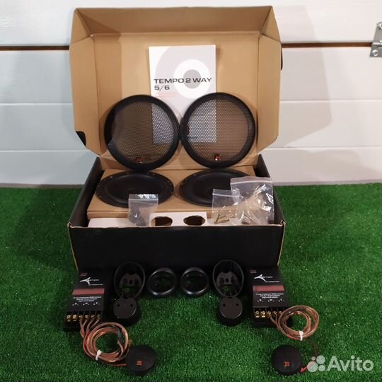 Комплект автомобильной акустики (музыки)