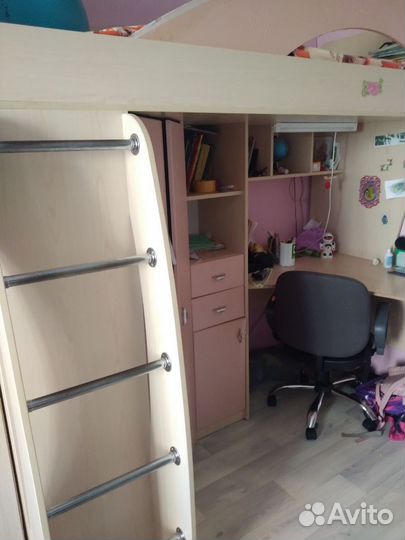 Детская кровать школьный уголок