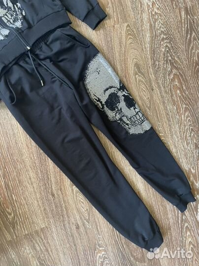 Костюм спортивный