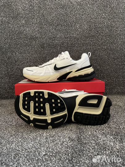 Кроссовки Nike V2K Run