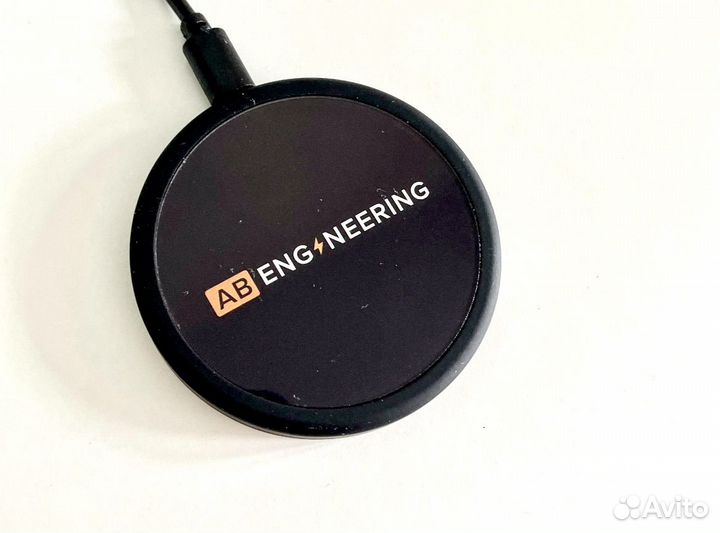 Беспроводная зарядка для телефона