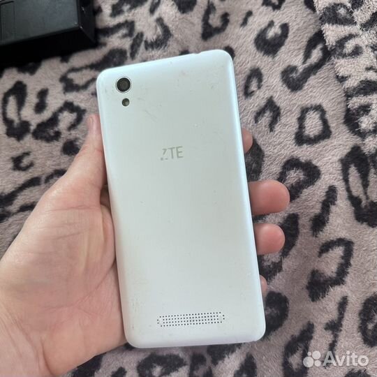 ZTE Blade X3, 8 ГБ