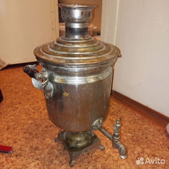 Старинный угольный самовар