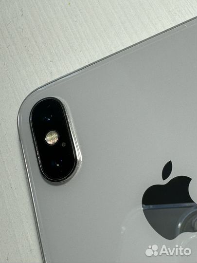 iPhone X, 64 ГБ