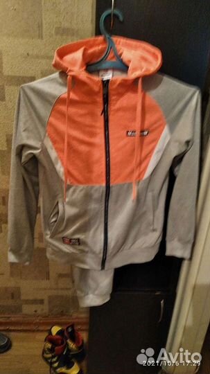 Спортивный костюм женский