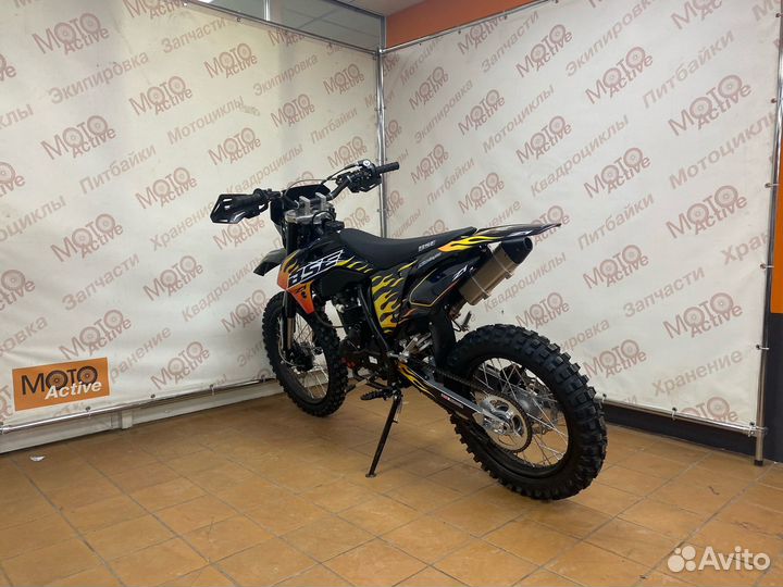 Кроссовый мотоцикл Z1 2.0 Hot Rod Red новый дизайн