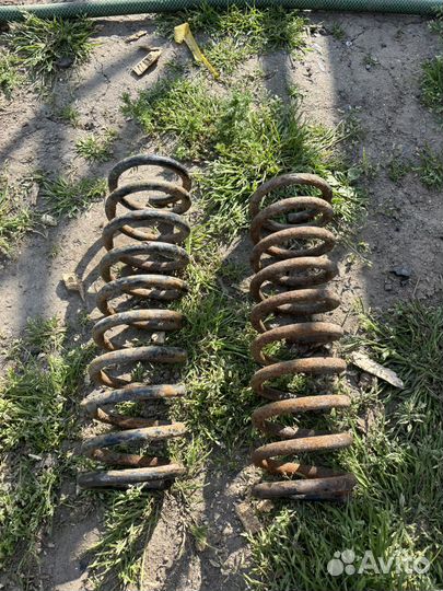 Пружина от бмв е34