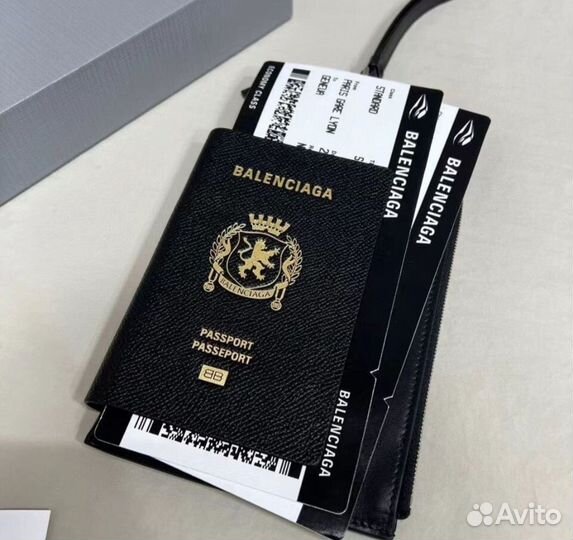 Balenciaga Passport (новая коллекция)