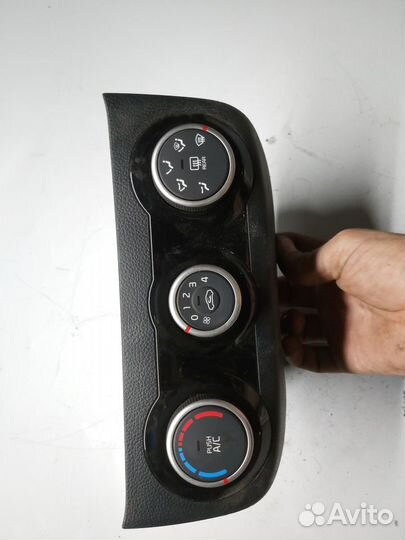 Блок управления отопителем Kia Rio 3