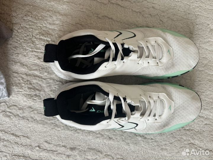 Баскетбольные кроссовки demix