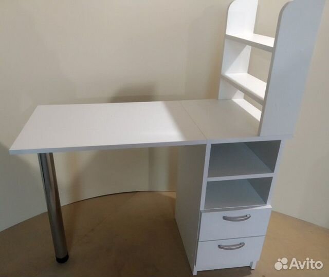 Столик маникюрный складной