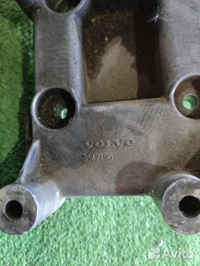 Кронштейн генератора Volvo Xc90 D5244T 2006