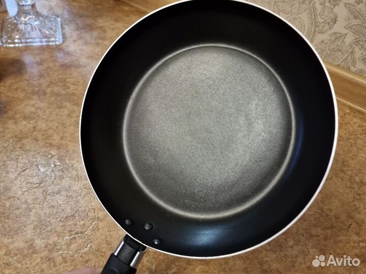 Сковорода с крышкой 24 см