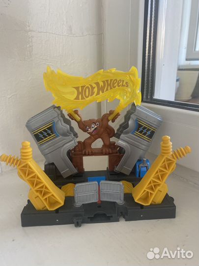 Гоночный трек hot wheels обезьяна