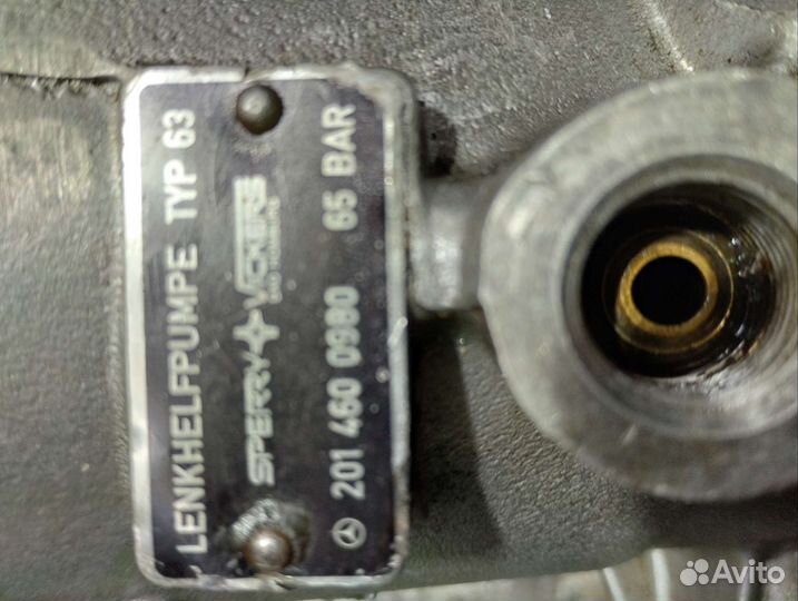 Насос Гура Мерседес 190е w201на102й мотор
