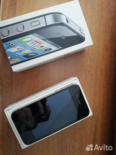 Телефон iPhone 4s (на запчасти)