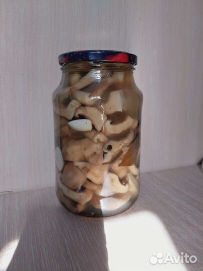 Грибы: груздь солёный / маринованный