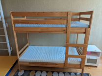 Двухъярусная кроватка с матрасами