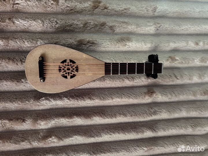 Музыкальные инструменты в миниатюре