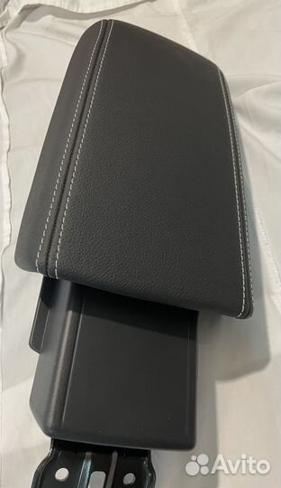 Подлокотник renault duster