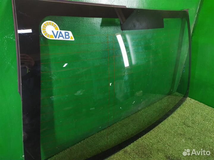 Стекло заднее Peugeot 407 (6E) 2005