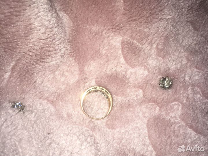 Золотое кольцо с бриллиантами