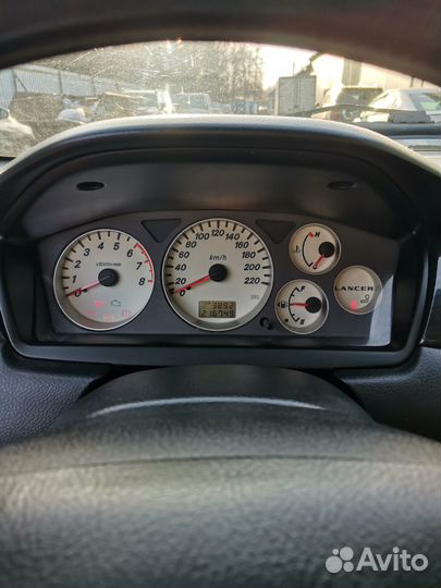 Mitsubishi Lancer 1.6 МТ, 2005, 216 000 км