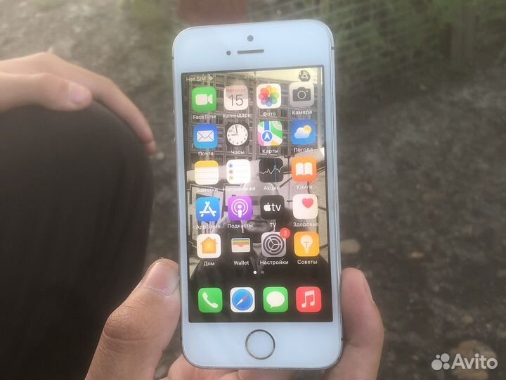 Телефон iPhone se 2016