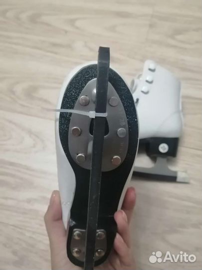 Коньки фигурные decathlon 27, 28, 29 размер